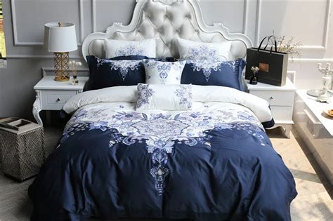 2018 Luxury Royal Embroidery 100s Egyptian Cotton 4 8pcs Bedding Set