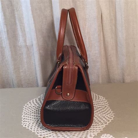 Vintage Dooney Bourke Classic Black Pebbled Leather Gem