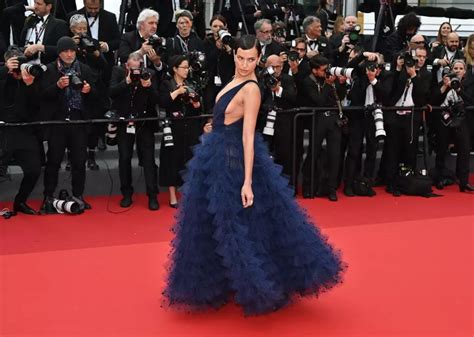 Irina Shayk Mult Prea Dezbrăcată La Cannes 2023 A Apărut în Lenjerie