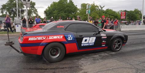 1500 Hp Dodge Challenger Hellcat Tears Down Contenders At Drag Event