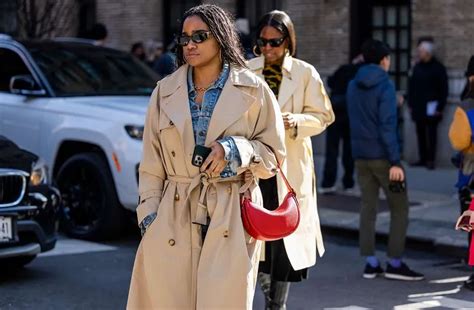 Is Trench Coat Out Of Fashion Let S Find Out If The Fashionistas Will