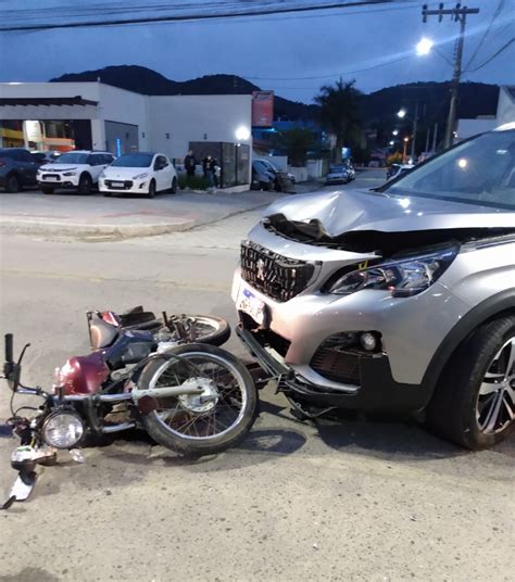 Carro E Moto Batem De Frente Na Avenida Alfredo Brunetti Penha Online