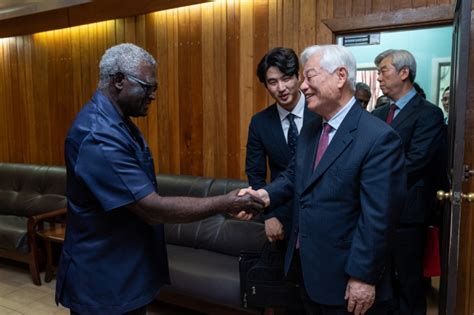 Islas Salomón Encuentro Del Pastor Ock Soo Park Con El Primer