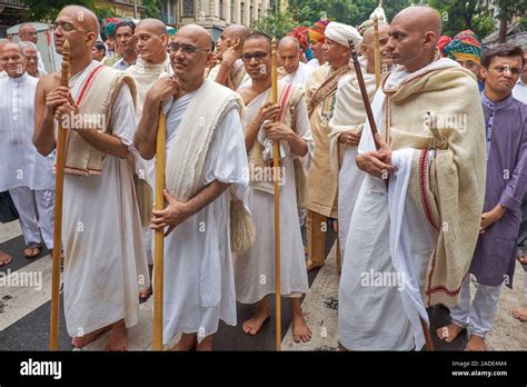 Jain monks hi-res stock photography and images - Alamy