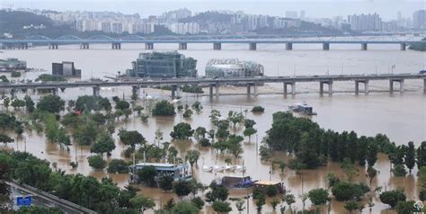 80年来最强降雨袭击首尔，一中国男子遭山体滑坡遇难 荆楚网 湖北日报网