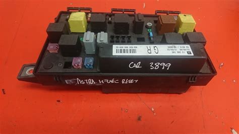 Vauxhall Astra H Zafira B Front Bcm Electric Uec Control Fuse Box 13206745 Gr Ebay