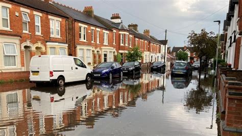 Bedford Roads Flooded After Heavy Downpour Bbc News