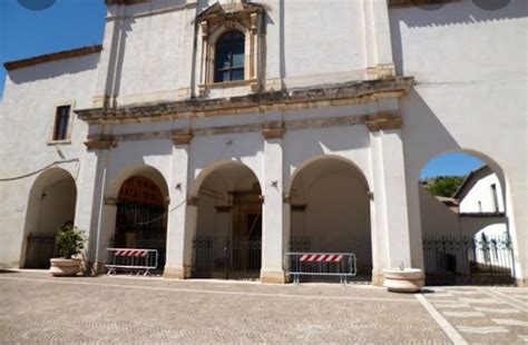 A RAIANO CHIESA DEI FRATI ZOCCOLANTI PRESA DI MIRA DA VANDALI