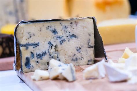 Moldy Cheese Is It Safe To Eat Healthifyme