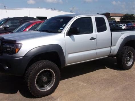 2005 Toyota Tacoma PreRunner Access Cab Data, Info and Specs | GTCarLot.com