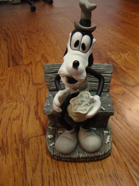 "Goofy's Debut" Goofy/ Dippy Dawg Statue | #1837133717