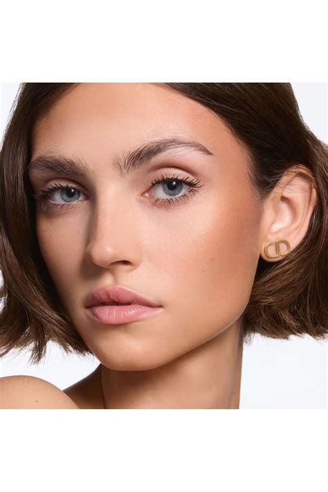 Dior Forever Nude Bronzer Bronzlaştırıcı Pudra Tek Bir Dokunuşla Cildinizde Yaz Işıltı Mat
