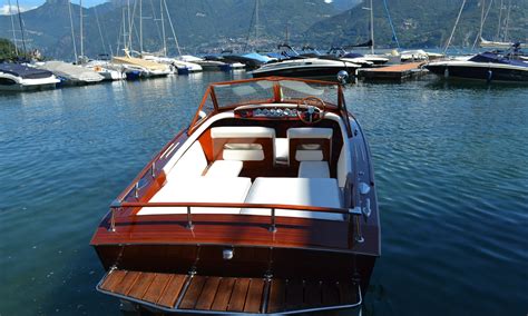 Lake Como Boat Rentals [From $41/Hour] | GetMyBoat