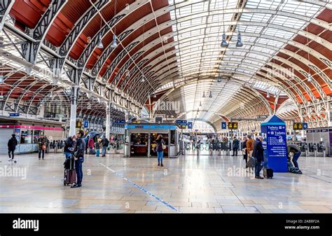 Paddington Station London UK Stock Photo - Alamy