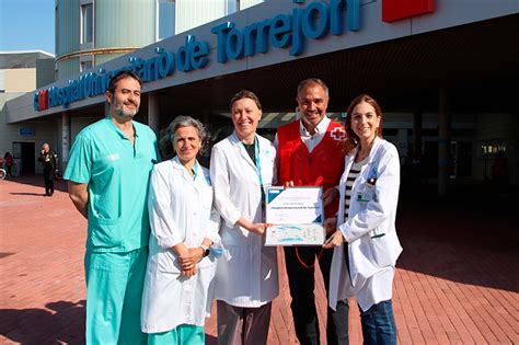 El Hospital Universitario de Torrejón recibe el reconocimiento de Cruz