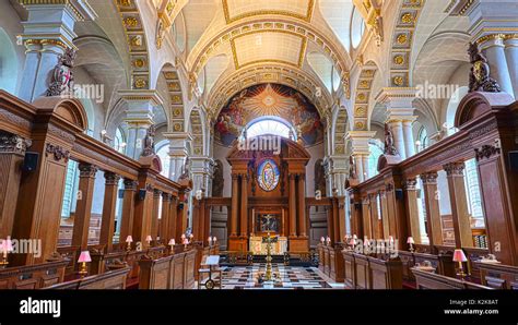 Interior Of St Brides Church Fleet Street London Ec4 It Was Designed