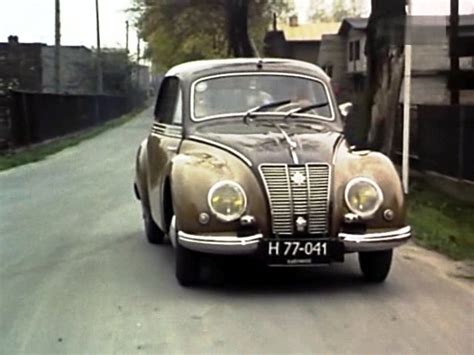 IMCDb org 1954 IFA F9 in Rodzina Kanderów 1988