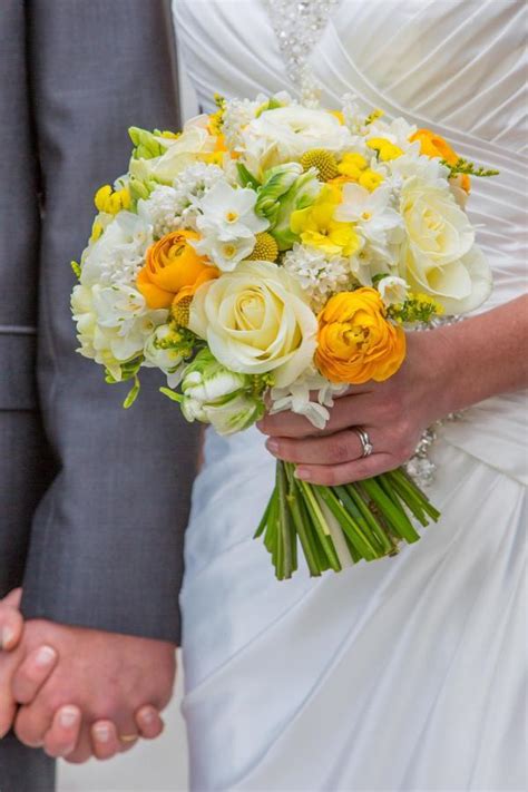 Brautstrauß in Gelb und Weiß Heiraten mit braut de