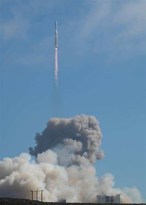 Vandenbergs Final Delta Iv Heavy Launched Today Vandenberg Space