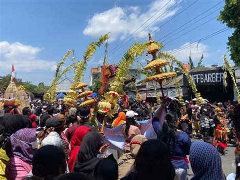 Kirab Budaya Memperingati Hari Jadi Ke 343 Kartasura Berlangsung Meriah