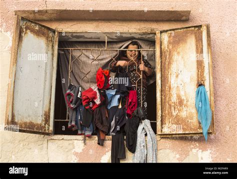 Gaza City, The Gaza Strip, Palestine. 6th Feb, 2018. Palestinian children play at their family's ...