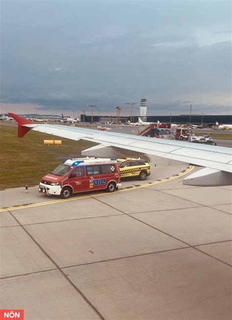 Mayday Mayday Aua Maschine Beim Landeanflug Auf Wien Durch Hagel