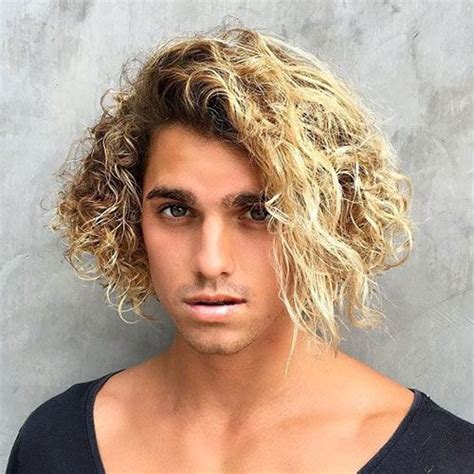 Trending Surfer Hairstyles For Men To Get In Surfer