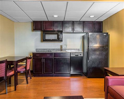 Comfort Inn & Suites East Hartford - Hartford - East Hartford, CT