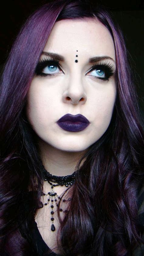 25 Gothic Halloween Makeup to Try - Flawssy