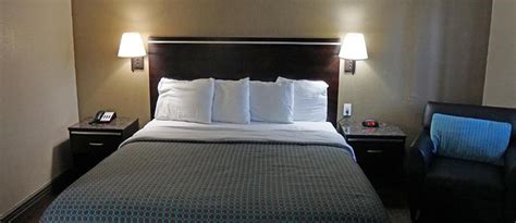 Best Accommodations in Hawthorne, CA | Hawthorne Plaza Inn