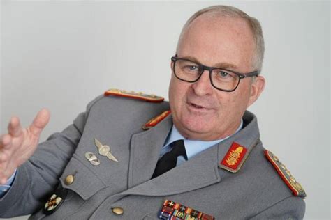 Generalinspekteur Zorn weist Kritik an Drohnenbewaffnung zurück