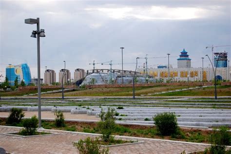 Астана встречает лето - SkyscraperCity