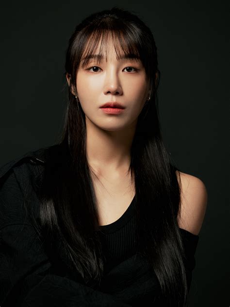 Apink S Jung Eun Ji Stuns In New Profile Photos Soompi