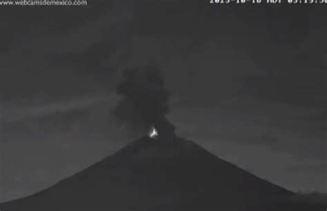 Popocatépetl Explosión y rayo son captados en vídeo así la actividad