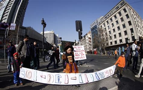 Revisa La Galer A De Im Genes De La Marcha Estudiantil Convocada Por La