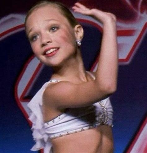 Maddies Solo Angel Dance Moms Maddie Maddie Ziegler Dance Moms