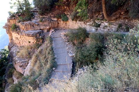 Hiking Bright Angel Trail | Footsteps of a Dreamer