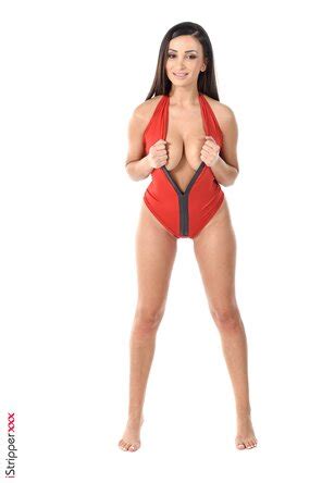 Alyssia Kent Strips Rides Cock Porn Pic