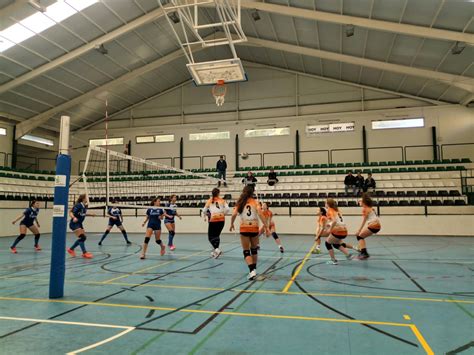 AD Club Pacense Voleibol Victoria Ajustada Del Cadete Femenino Ante