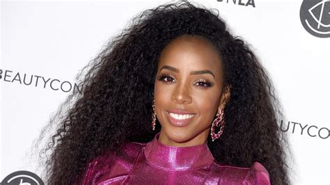 Kelly Rowland Almost Bares All In Extremely Revealing Dress That Will