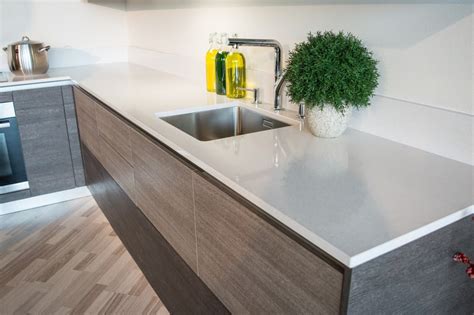 Столешница из акрила Staron Pearl SP011 - купить в Москве по цене 42 ...