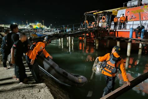 Kapal Tenggelam Kru Berhasil Diselamatkan Dan Orang Dalam