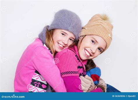 Portrait De Deux Jeunes Belles Filles Photo Stock Image Du Denim