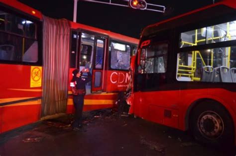 As Fue El Choque Entre Unidades Del Metrob S En Reforma Video