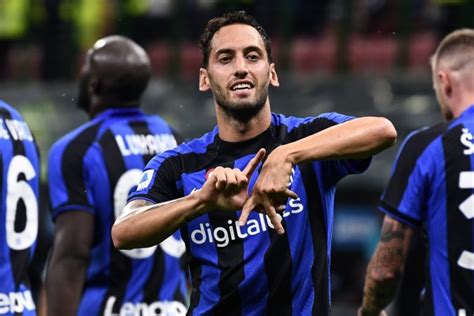 Inter Infortunio Calhanoglu I Tempi Di Recupero Ecco Chi Lo Sostituir