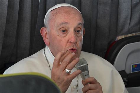 El papa dice que la Iglesia está abierta a todos también a los