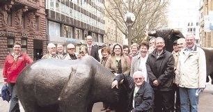 Besuch beim Bullen und beim Bären STIMME de