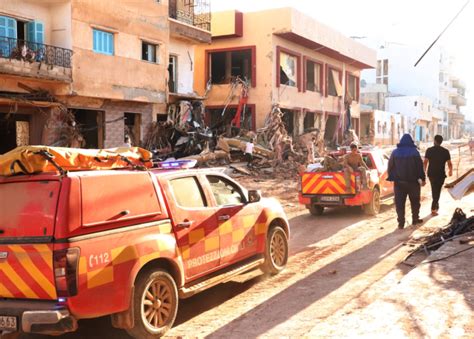 Libya ya yardıma giden Yunan kurtarma ekibi kaza yaptı 7 ölü 10