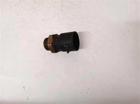 Used Engine Coolant Water Temperature Sensor Temp Sensor