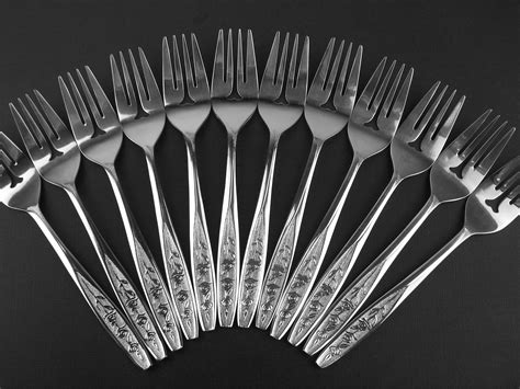 Set X 12 Salad Dessert Cake Forks Customcraft Stainless Taiwan Mid